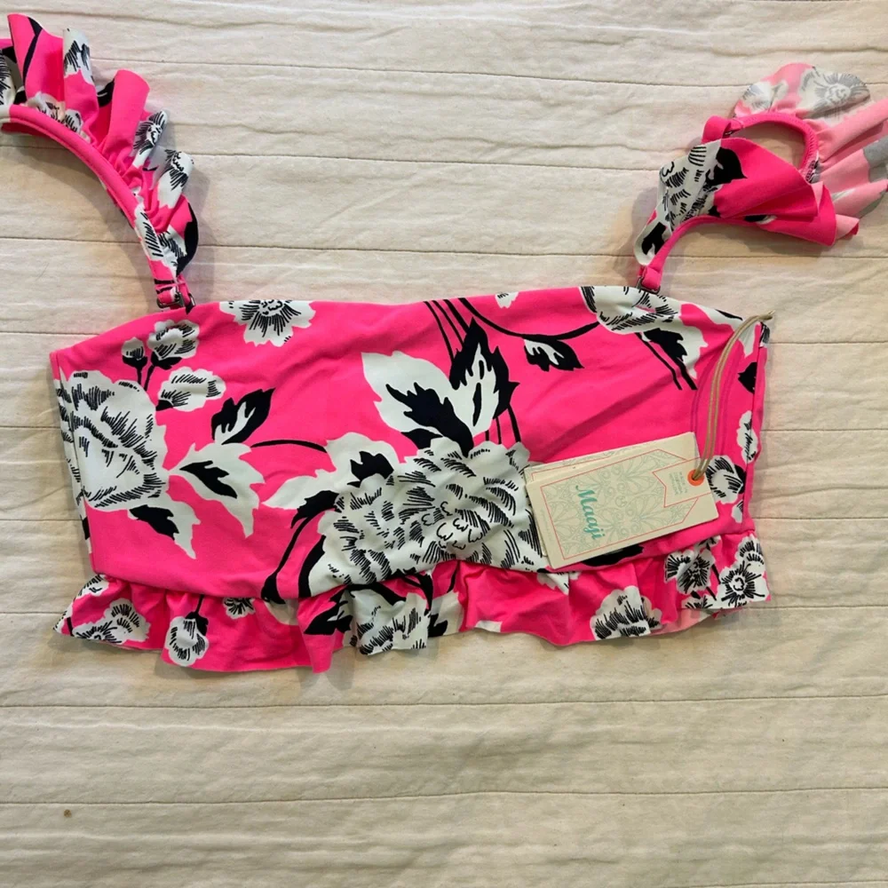 Swimsuit top - Picture 1 of 2